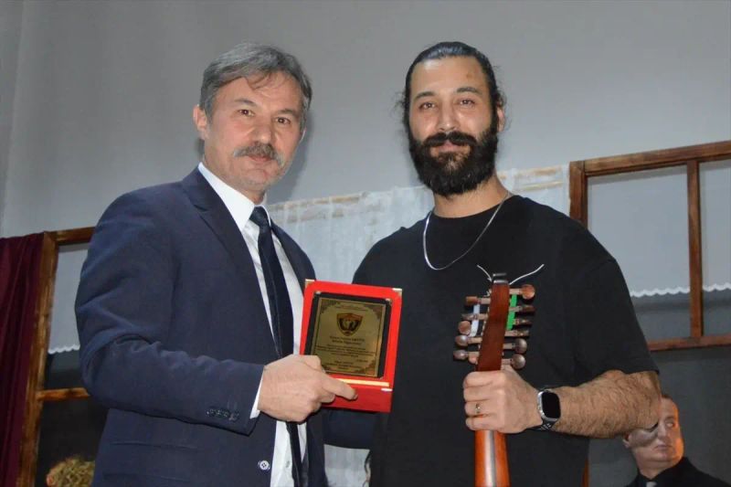 Havza'da Mahlep Ağacı Şiir Dinletisi Yapıldı