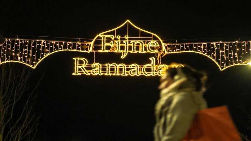 Utrecht'in Kanaalstraat Caddesi Ramazan Ayına Özel Dekore Edildi
