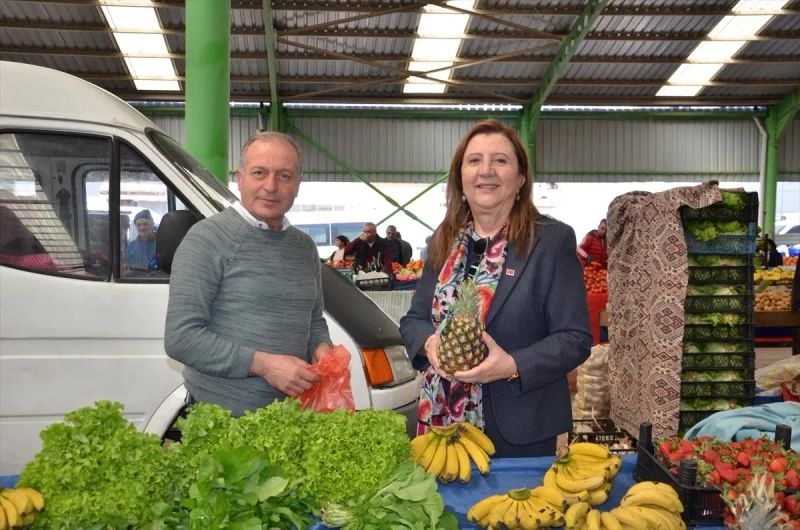 Başkan Özyol, Gümüşhacıköy Halk Pazarını Ziyaret Etti