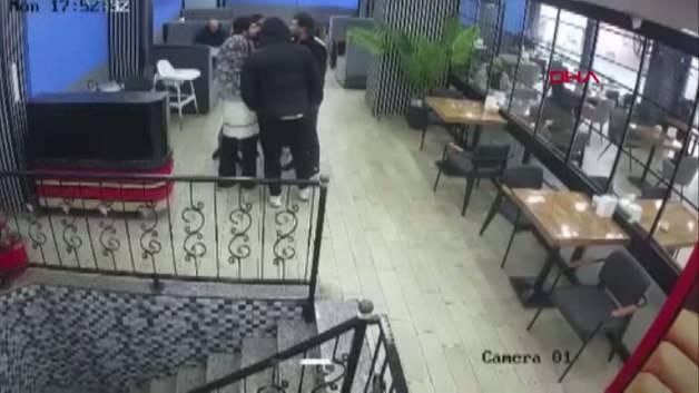 Bursa'da Kafede Çıkan Kavga: Masa ve Sandalyeler Havada Uçuştu