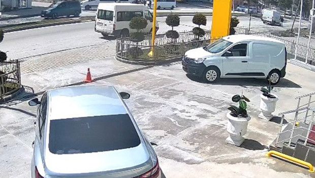 Tatvan'da Minibüsün Çarptığı 4 Yaşındaki Masal Aslan Hayatını Kaybetti