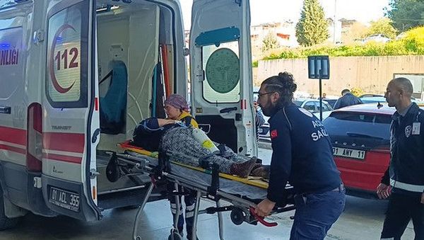 İşçileri Taşıyan Minibüs Devrildi: 17 Kişi Yaralandı