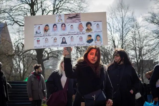 Lahey'de ABD ve İsrail'in İran'a Yönelik Saldırıları Protesto Edildi