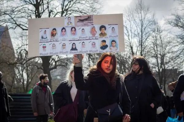 Lahey'de ABD ve İsrail'in İran'a Yönelik Saldırıları Protesto Edildi