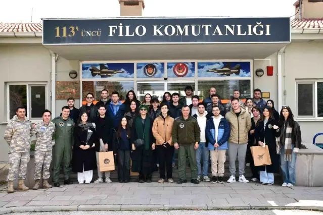 Eskişehir’de Gençler 'Mehmetçikle Bir Gün' Projesiyle Askerlikle Tanıştı