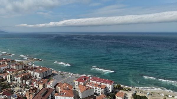 Samsun Yakakent'te Ender Görülen Rulo Bulut Oluştu