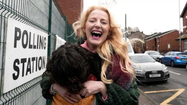 Hannah Spencer, Yeşil Parti'nin İlk Ara Seçim Zaferini Manchester'da Kazandı