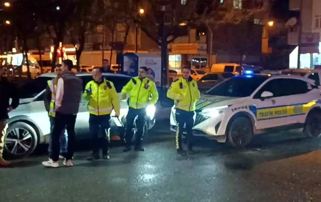 Batman'da Otomobilin Çarptığı Yaya Yaralandı, Sürücü Kaçtı