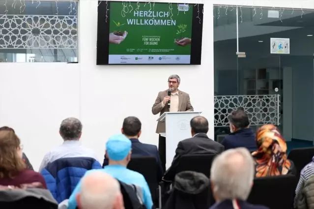 Brühl Camisi, Almanya'da Çevre Bilinci İçin Beş Haftalık Ağaç Etkinliğine Ev Sahipliği Yaptı