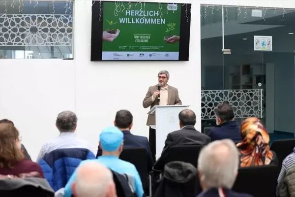 Brühl Camisi, Almanya'da Çevre Bilinci İçin Beş Haftalık Ağaç Etkinliğine Ev Sahipliği Yaptı