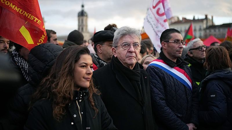 Fransa’da Aşırı Sağ Aktivistin Ölümü, Sol Parti Boyun Eğmeyen Fransa’ya Yönelik Siyasi İzolasyon Tartışmalarını Alevlendirdi