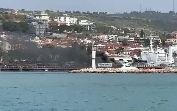 Çeşme Açıklarında Motoryatta Çıkan Yangın Kısa Sürede Söndürüldü