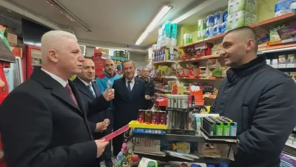 İstanbul'da Zimem Defteri Geleneği Hayırseverlerle Yaşatılıyor