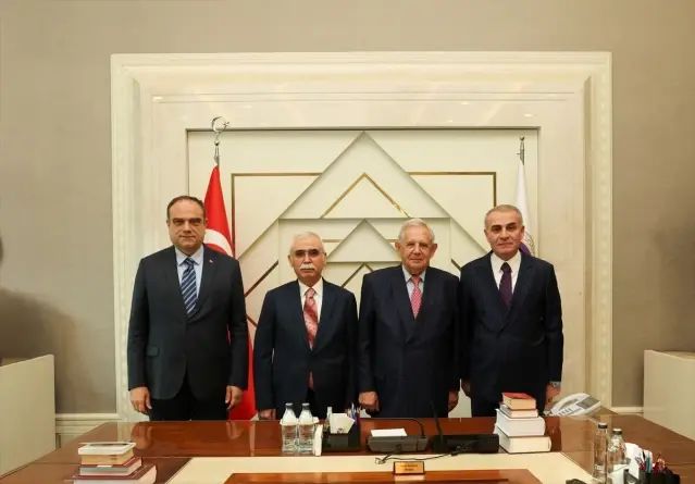 AYM Başkanı Özkaya ve Fransa Anayasa Konseyi Üyesi Mezard Anayasa Mahkemeleri İşbirliğini Görüştü