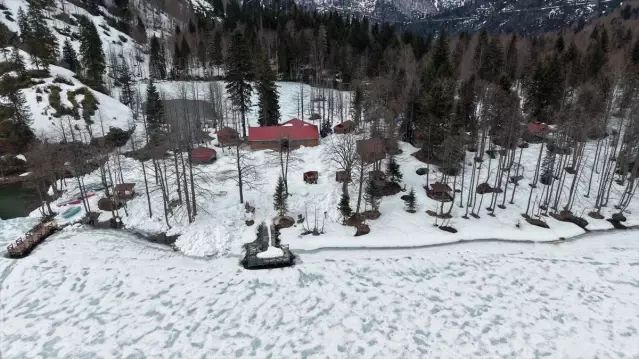 Artvin Borçka Karagöl Tabiat Parkı Ziyaretçilerine Kapılarını Açtı