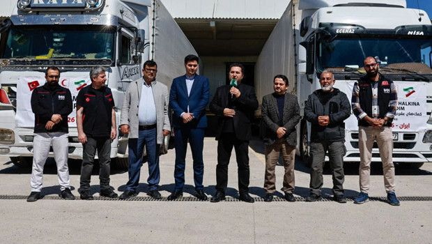 Türkiye’den İran’a 4 İnsani Yardım TIR’ı Gönderildi