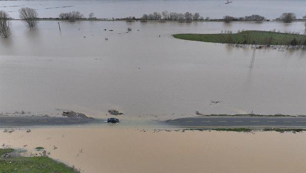 Tunca Nehri'nde Debi Artışıyla Kırmızı Uyarı Seviyesi İlan Edildi