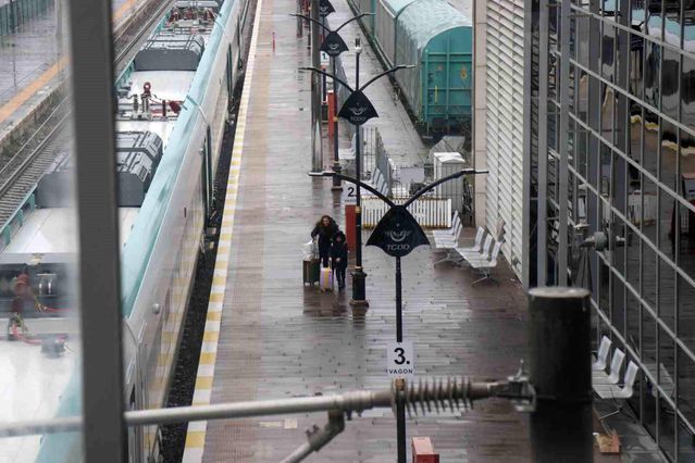 Sakarya'da Ramazan Bayramı Arifesinde Otogar ve YHT İstasyonunda Sakinlik