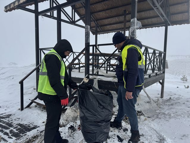 Kayseri Büyükşehir Belediyesi Erciyes'te Kapsamlı Temizlik Çalışması Yaptı