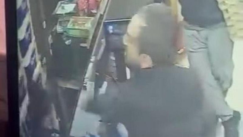 Pendik'te Markette Poşet Tartışması Kanlı Bitti: Müşteri Kasiyeri Yumrukladı