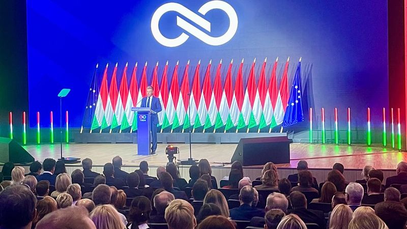 Macaristan Muhalefet Lideri Magyar: 'Orban’a Oy Verirseniz Mahremiyetiniz Tehlikede'