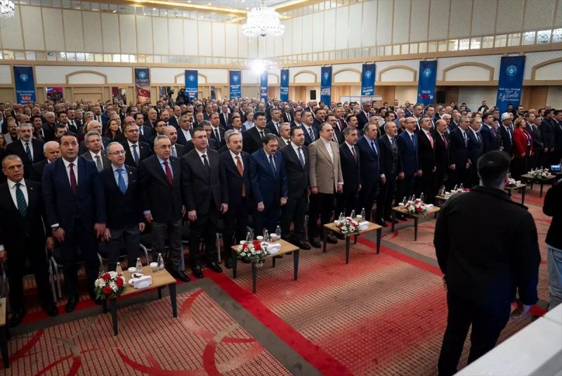 MHP'li Yıldırım, Türk Eğitim-Sen Genel Kurulu'nda CHP ve Özğür Özel'i Eleştirdi