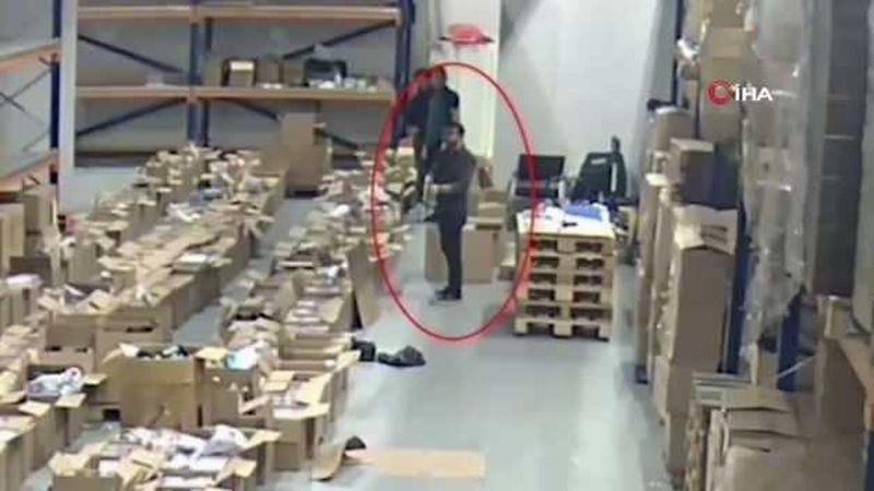 İstanbul Havalimanı Gümrükte Usulsüzlük: 4 Personel Gözaltında, Şampanyayla Kutlama Yaptılar