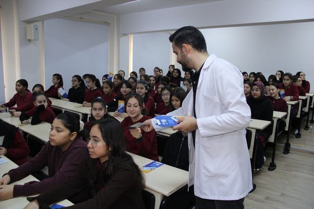 Kayseri’de 'Nezaket Yolda Kalmasın' Projesiyle Öğrencilere Toplu Taşıma Eğitimi Veriliyor