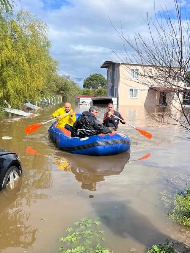 Aydın'da Sağanak Sonrası Sel Felaketi: Evler ve İş Yerleri Sular Altında
