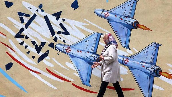 İran'da Sertlik Yanlıları Ateşkes Anlaşmasına Sert Tepki Gösterdi