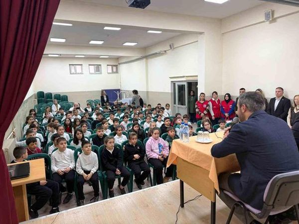 Başkan Çetinkaya, Minik Öğrencilere Yerel Yönetimleri Anlattı