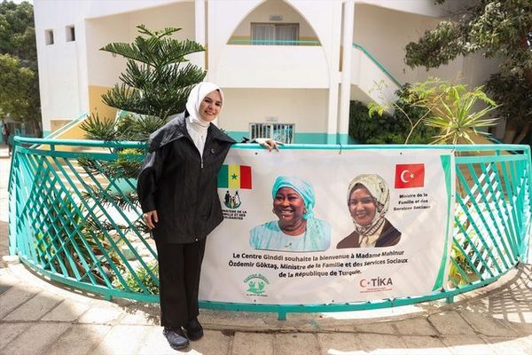 Bakan Göktaş, Senegal'deki Türkiye Destekli Sosyal Hizmet Merkezlerini İnceledi