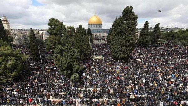 Mescid-i Aksa'da Haftalar Sonra İlk Cuma Namazı Kılındı