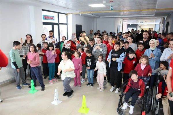 Kayseri Büyükşehir Belediyesi Down Sendromlu Çocuklarla Bir Araya Geldi