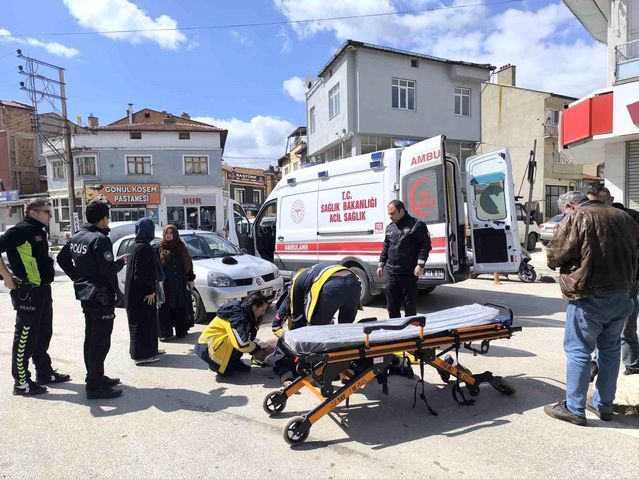 Afyonkarahisar Şuhut'ta Yaya Otomobil Çarpması Sonucu Ağır Yaralandı