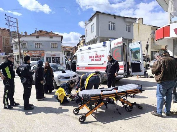 Afyonkarahisar Şuhut'ta Yaya Otomobil Çarpması Sonucu Ağır Yaralandı