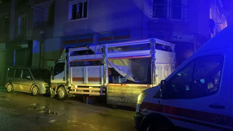 Mersin Mut'ta 4. kattan kamyonet kasasına düşen çocuk ağır yaralandı
