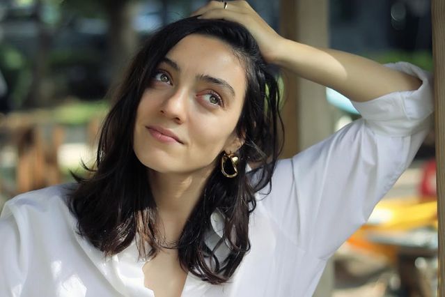 Merve Dizdar Eşiyle Paylaştığı Romantik Fotoğrafla Takipçilerini Sevindirdi