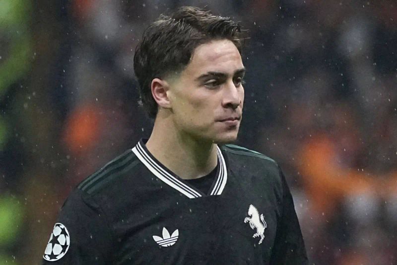 Kenan Yıldız, RAMS Park'ta Galatasaray Taraftarlarından Ayakta Alkış Aldı