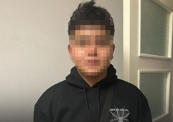 İzmir'de 14 Yaşındaki Çocuk, Sigara Vermeyince 16 Yaşındaki Genci Bıçakladı