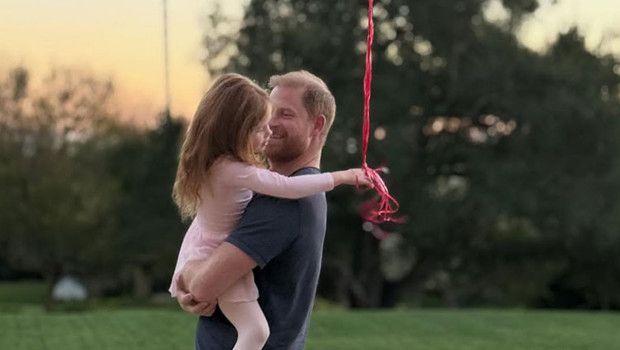 Babasıyla Özel Bağları Olan Kızıl Saçlı Prensesin Hikayesi