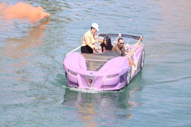 Seyhan Nehri'nde 14. Uluslararası Portakal Çiçeği Karnavalı Su Korteji Düzenlendi