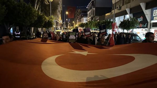 İskenderun'da Filistin İçin Tepki Yürüyüşü Düzenlendi