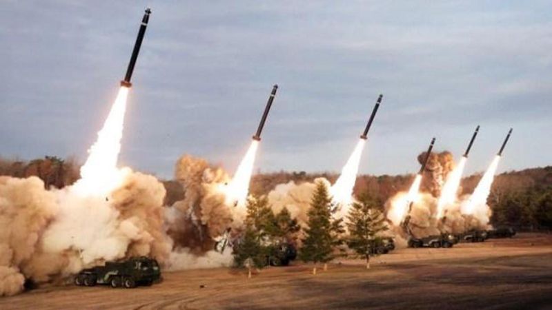 Kuzey Kore Doğu Denizi'ne Yaklaşık 10 Balistik Füze Fırlattı