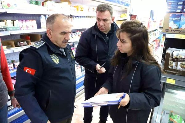 Erzincan'da 80 Markette Zabıta Tarafından Kapsamlı Denetim Yapıldı