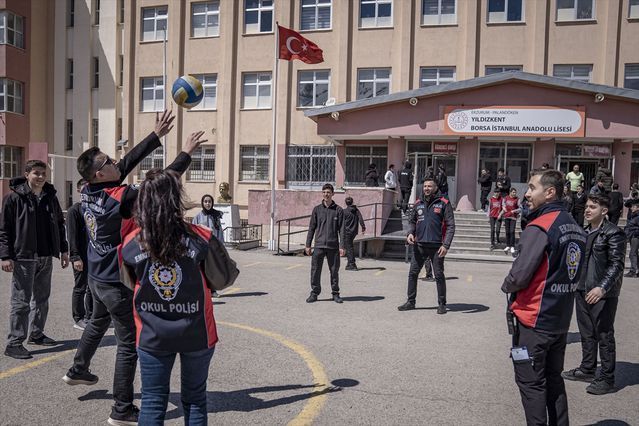 Erzurum'da Okullarda Güvenlik 'Veli Polisler' ile Artıyor