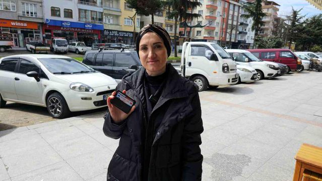 Rize'de Cüzdanını Yüksekte Buldu, İlçedeki Güven Duygusunu Paylaştı