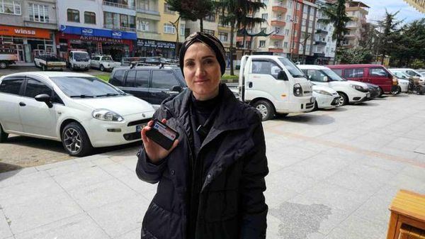 Rize'de Cüzdanını Yüksekte Buldu, İlçedeki Güven Duygusunu Paylaştı