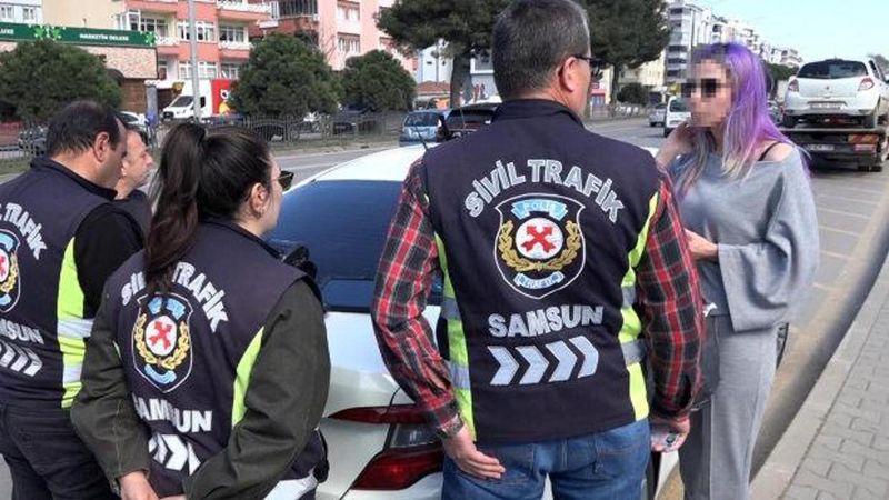 Samsun'da Ceza Alan Kadın Korsan Taksi Sürücüsü Yolcuları Suçladı