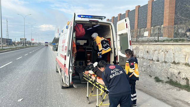 Kütahya'da Takla Atan Otomobilde 5 Kişi Yaralandı